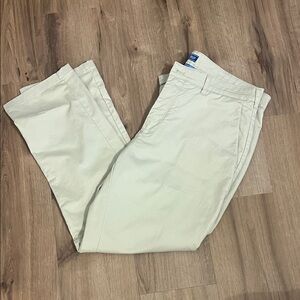 Izod Men's Light Cream Chinos